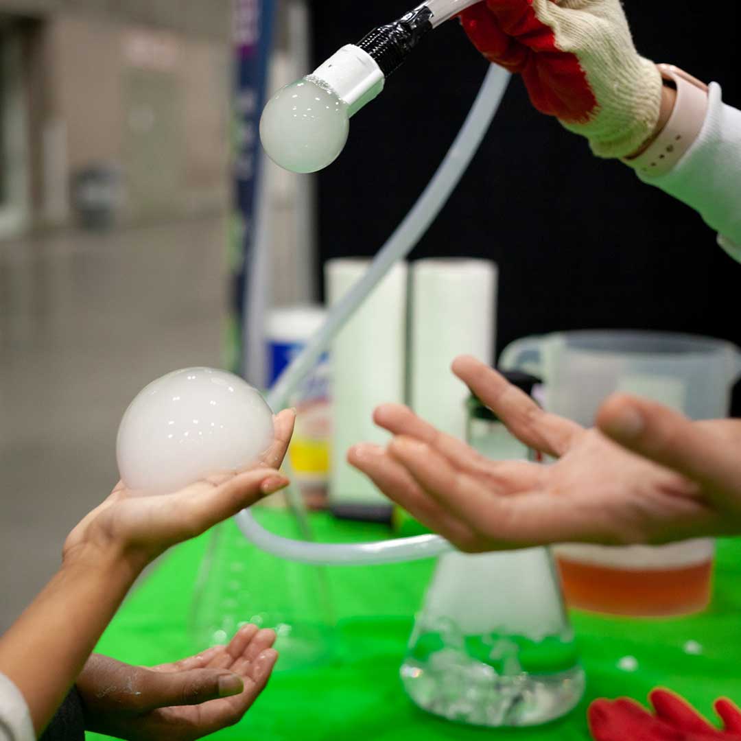 Boo Bubbles Bouncing Smoke - Dry Ice Bubbles Experiment